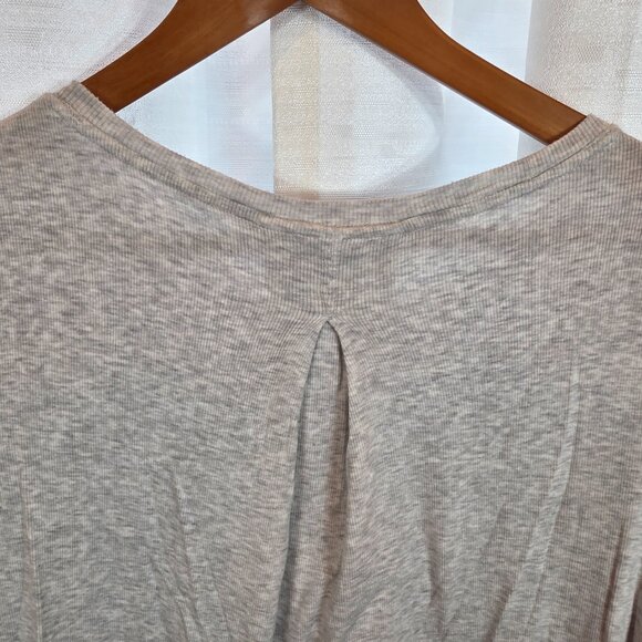 Athleta Women's High Low Short Sleeve Gray Top size Medium - Picture 3 of 6